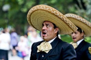 Qué rasgos distintivos definen a los mexicanos y los hacen únicos en el mundo